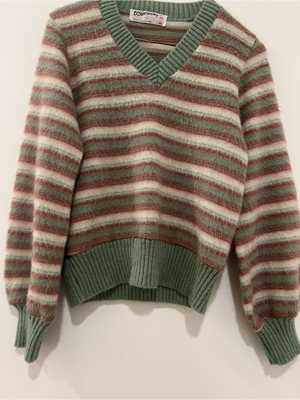 Vintage Y2K Striped Sage Green & Dusty Pink V-Neck Knit Sweater – M